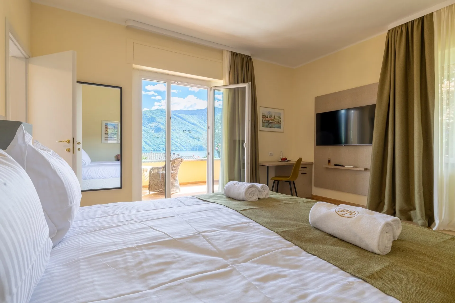 Villa Edy Deluxe Room with Balcony image #2